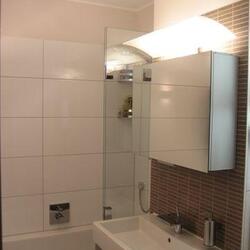 Moderne Sanitäranlagen in einem Badezimmer